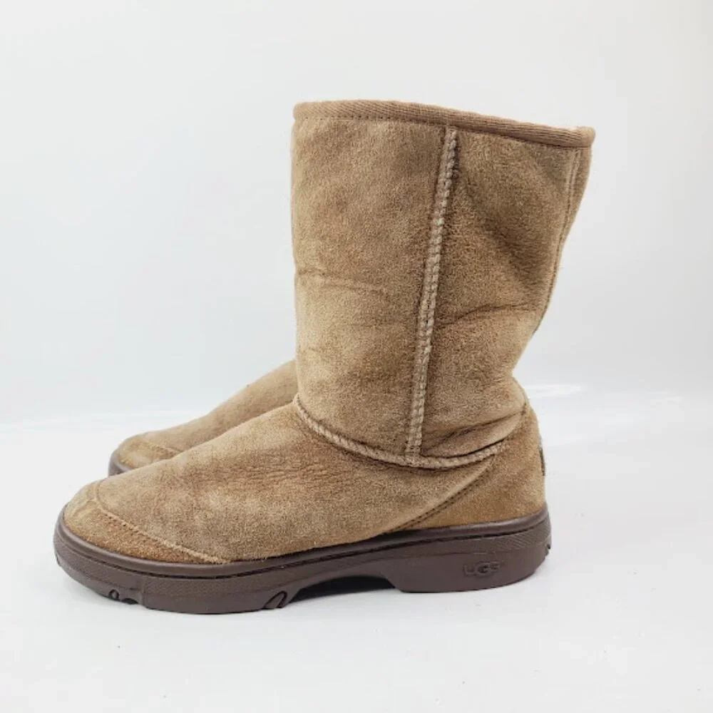 UGG women tan